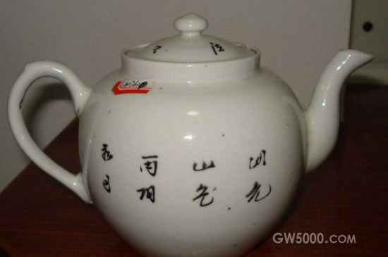 瓷壶适合泡什么茶，瓷器茶具喝什么茶好