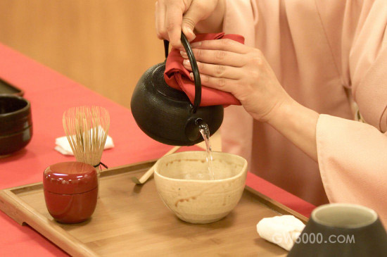 女人喝茶要行扣茶礼吗，叩茶礼女士能用吗？