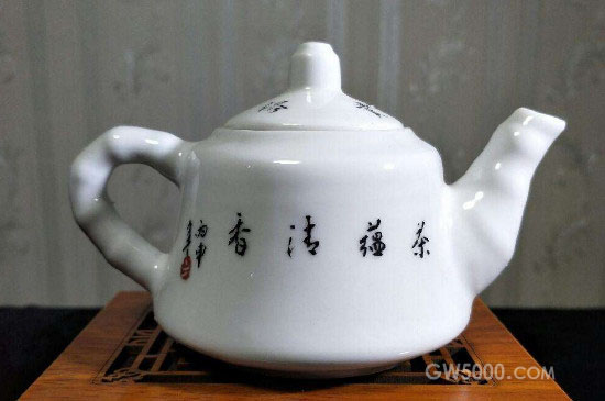 瓷壶适合泡什么茶，瓷器茶具喝什么茶好