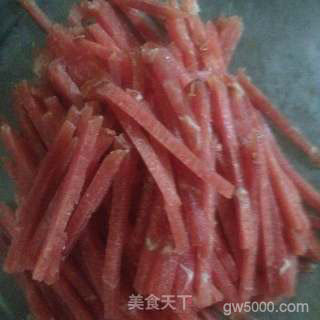 京酱肉丝的做法步骤：1