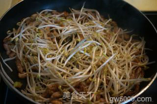 牛肉粉丝炒合菜的做法步骤：7