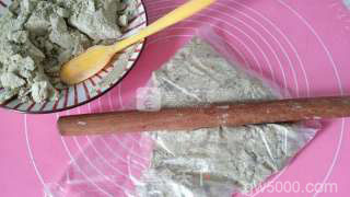 老北京传统绿豆糕的做法步骤：6