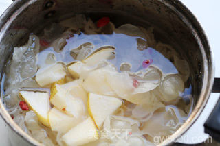 冬日清肺必备饮品：小吊梨汤的做法步骤：6