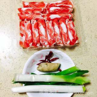 【江苏】葱爆羊肉的做法步骤：1