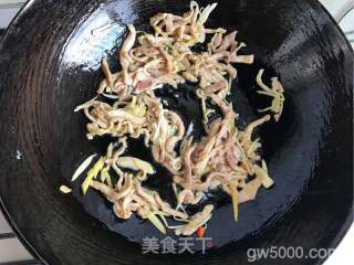 炒合菜的做法步骤：5