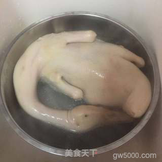 秘制烤鸭的做法步骤：1