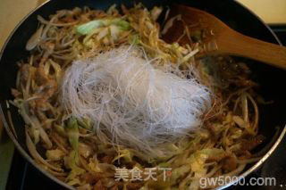 牛肉粉丝炒合菜的做法步骤：10