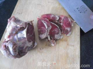 【东北】葱爆羊肉的做法步骤：2