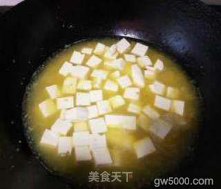 蟹黄豆腐的做法步骤：6