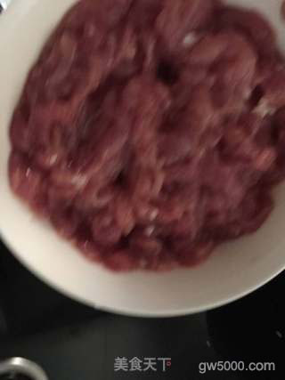 京酱肉丝的做法步骤：1
