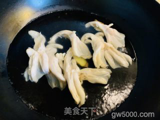 火麻油芥末鸭掌的做法步骤：2