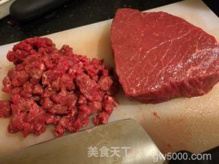 香菇牛肉炸酱面的做法步骤：1