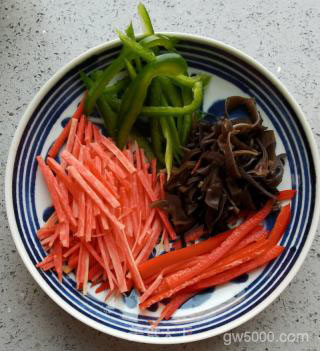 鱼香肉丝的做法步骤：8