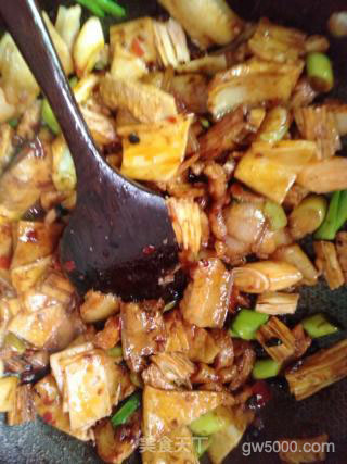 腐竹回锅肉的做法步骤：12
