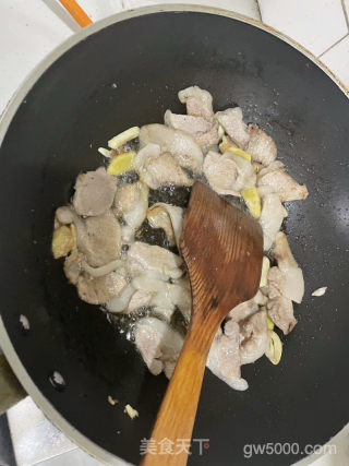 四川尖椒火锅肉的做法步骤：5