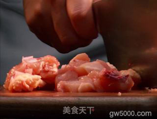 重庆辣子鸡的做法步骤：1