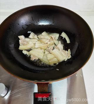 回锅肉的做法步骤：8