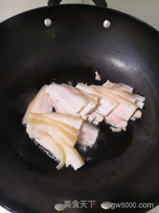 回锅肉的做法步骤：5