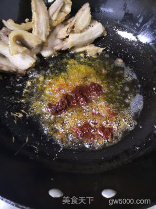 回锅肉的做法步骤：8