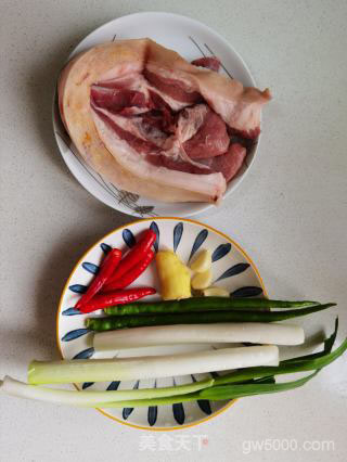回锅肉的做法步骤：2