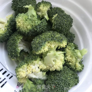 水煮豆皮肉片的做法步骤：4