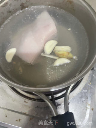 四川尖椒火锅肉的做法步骤：3