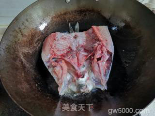 水煮胖头鱼的做法步骤：1