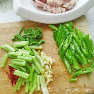 小炒肉的做法步骤：2