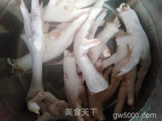 川味爆炒鸡爪的做法步骤：1