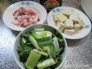 老豆腐盐煎肉的做法步骤：1