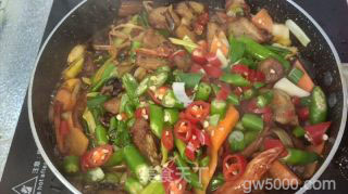 川味回锅肉的做法步骤：8