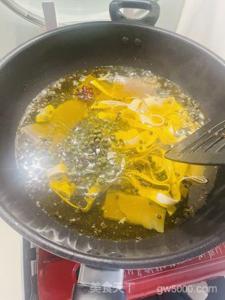 藤椒鱼的做法步骤：4