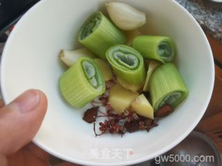 小鸡炖蘑菇的做法步骤：14