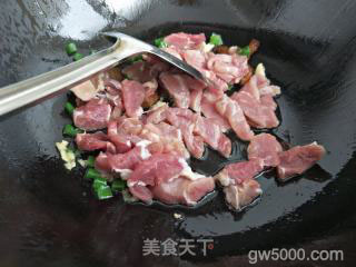东北黄瓜干炒肉的做法步骤：5