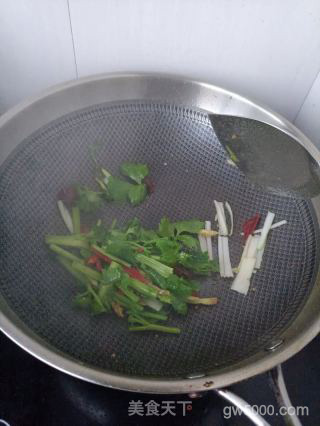 干煸蚕蛹的做法步骤：15