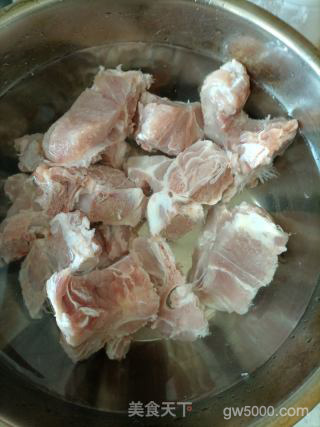 酱骨架的做法步骤：1