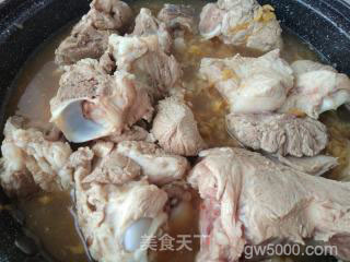 大骨头烩酸菜的做法步骤：8