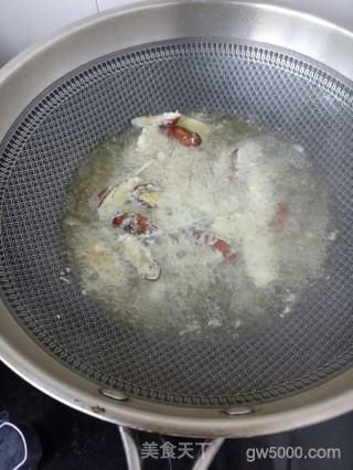 干煸蚕蛹的做法步骤：8