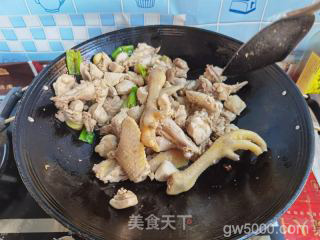 小鸡炖蘑菇的做法步骤：18