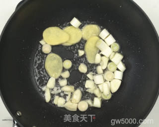 小鸡炖蘑菇的做法步骤：5