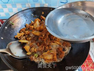 小鸡炖蘑菇的做法步骤：24