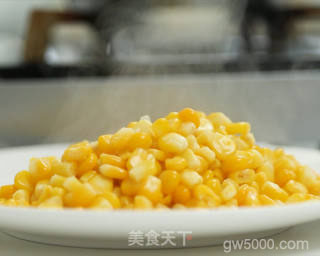 松仁玉米的做法步骤：2