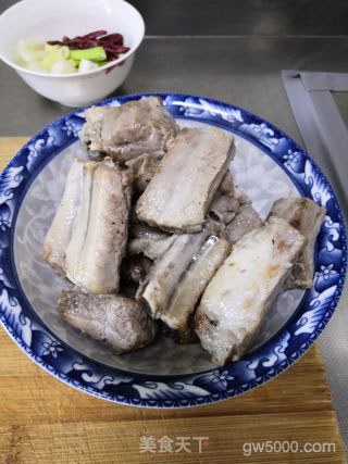 酸菜粉条炖排骨的做法步骤：8