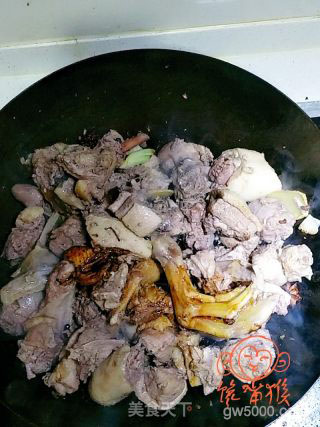 铁锅炖大鹅的做法步骤：8