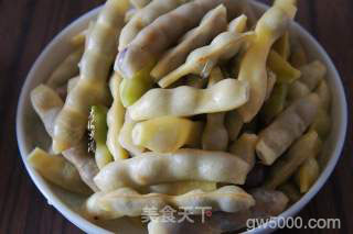 冻豆腐炖豆角的做法步骤：1