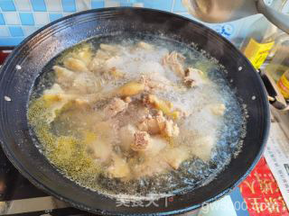 小鸡炖蘑菇的做法步骤：11