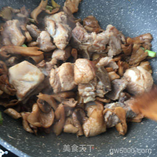 冻蘑炖排骨的做法步骤：15