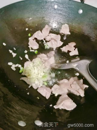 尖椒干豆腐的做法步骤：2