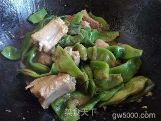 油豆角焖排骨的做法步骤：11