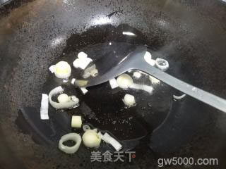酸菜猪肉炖粉条的做法步骤：3